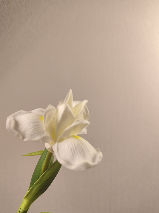 Elegant White Iris Artistic Faux Flower for Graceful Decor beflorist